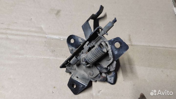 Замок капота хундай туксон 1