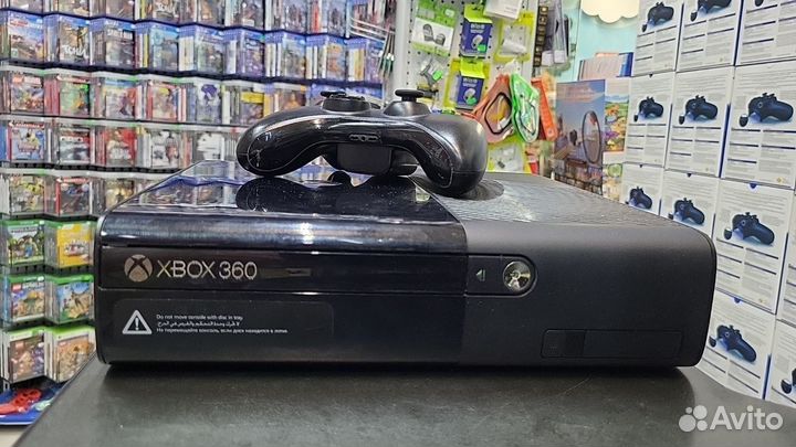 Xbox 360e 250GB + 5 игр