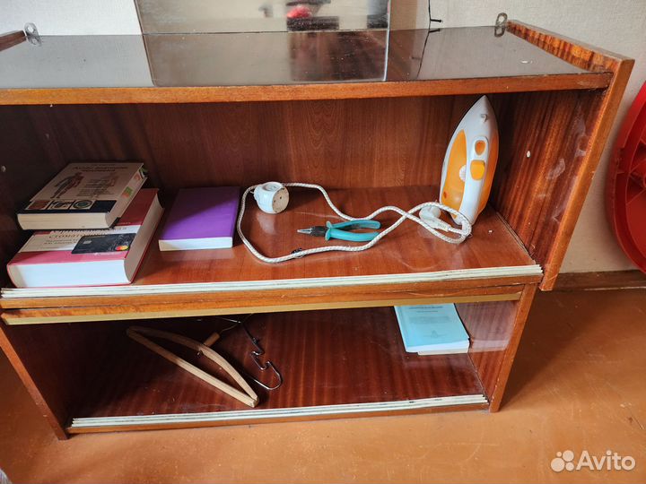 Сундук для белья и книжные полки бесплатно