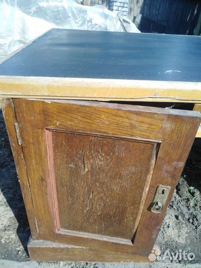 Письменный стол