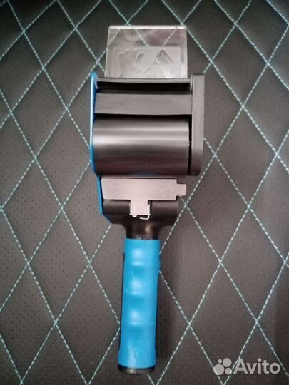 Диспенсер для скотча