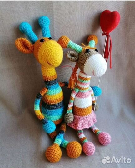 Вязанные игрушки. Жирафики
