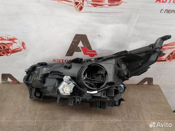 Фара правая Lexus NX