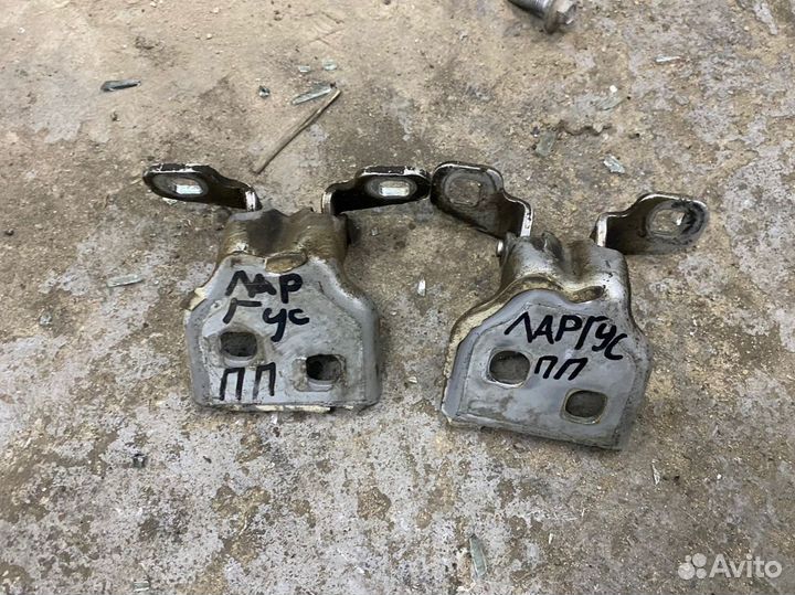 Петли передние правые Лада Ларгус