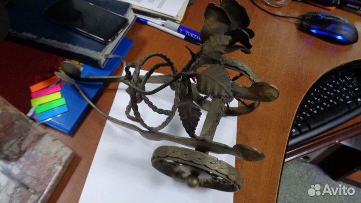 Кованая подставка для вина лафет пушка роза