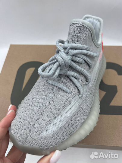 Кроссовки adidas yezzy boost Tail Light