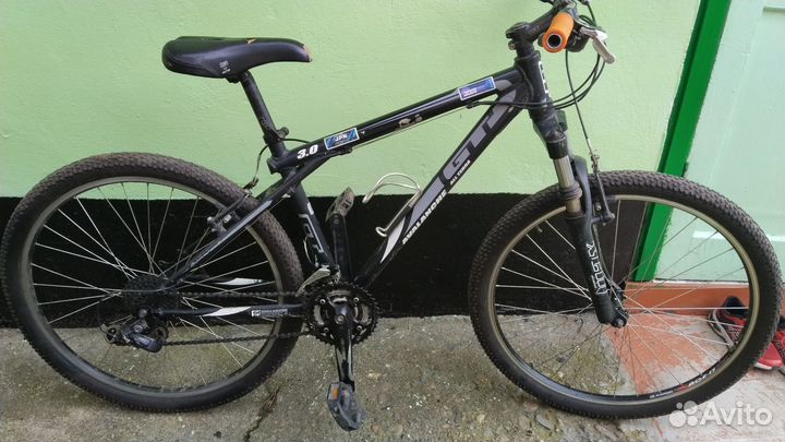 Спортивный велосипед GT