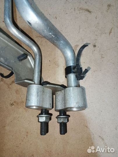 Трубка кондиционера Jeep Grand Cherokee WK2