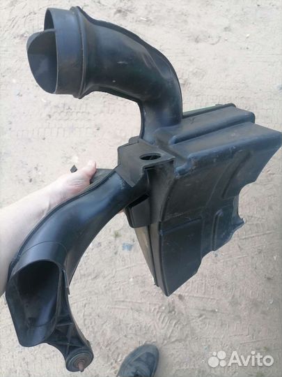 Резонатор воздушного фильтра Ford Focus 2