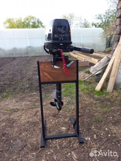 Стойка для лодочного мотора