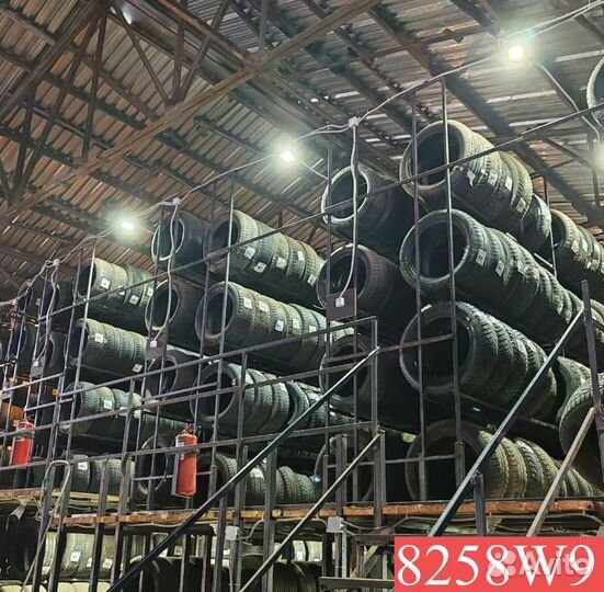 Nokian Tyres Hakkapeliitta 8 215/55 R17 96P