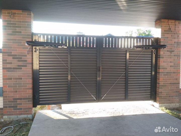 Ворота распашные из металла