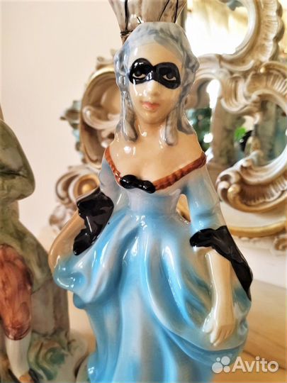 Коллекционные фарфоровые бутылки – статуэтки Итали