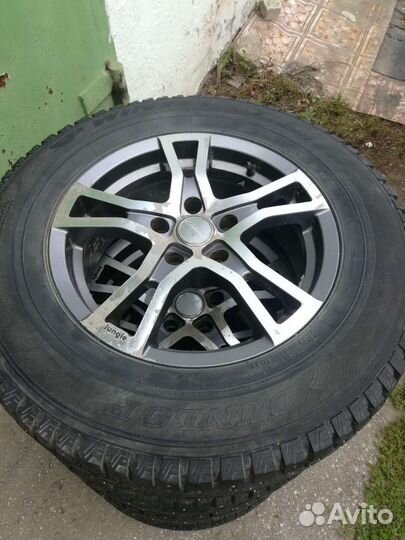 Dunlop SP Winter Ice 01 225/70 R16 103