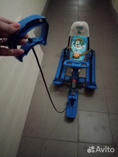 Детский снегокат со спинкой