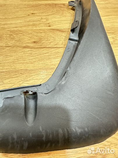 Брызговик передний правый Ford Focus 2