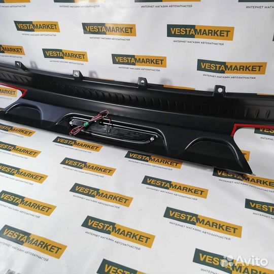 Накладка с противотуманным фонарем на Ларгус