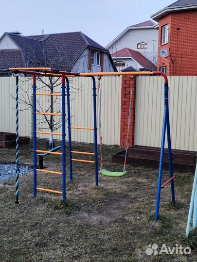 Спортивная площадка уличная