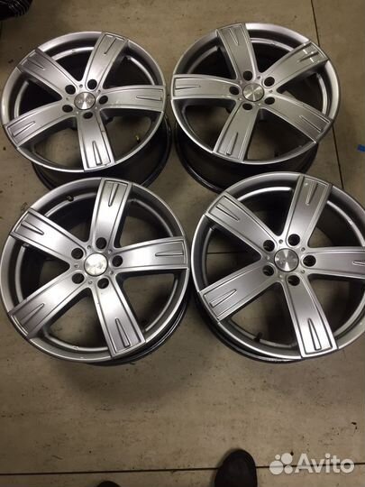 Продаю литые диски 8J*18H2 ET40 114,3