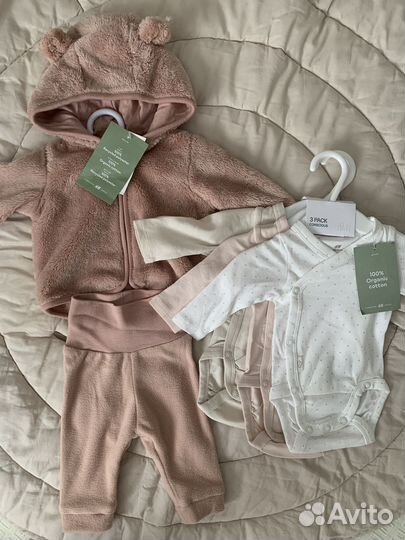 Пакет одежды на девочку новое HM 50