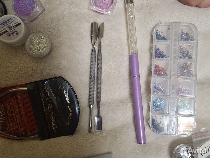 Материалы для наращивания и покрытия ногтей