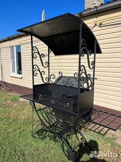Мангал с крышей
