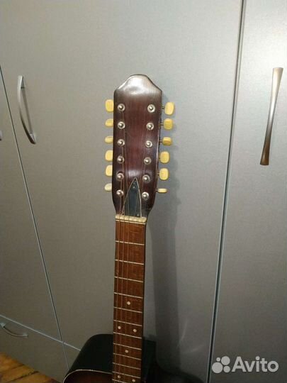 Акустическая гитара