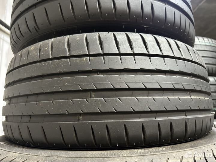 Michelin Pilot Sport 4 225/40 R19