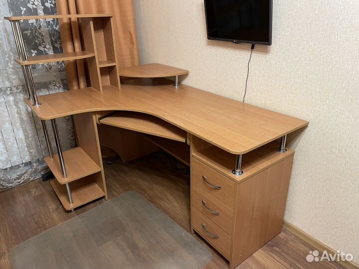 Стол компьютерный угловой