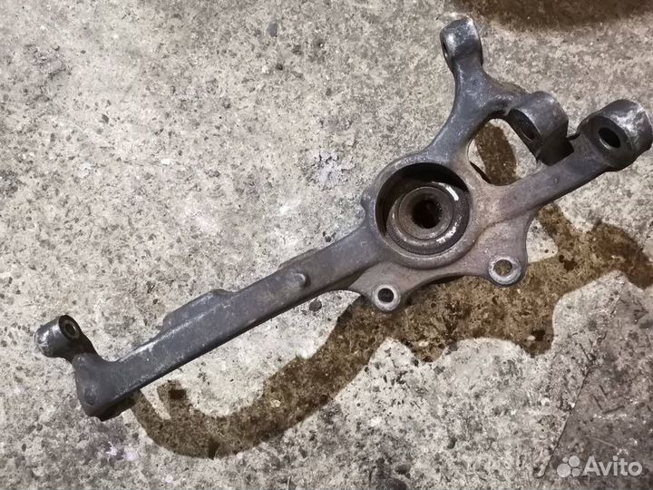 Рычаг, кулак поворотный левый передний A2213324301