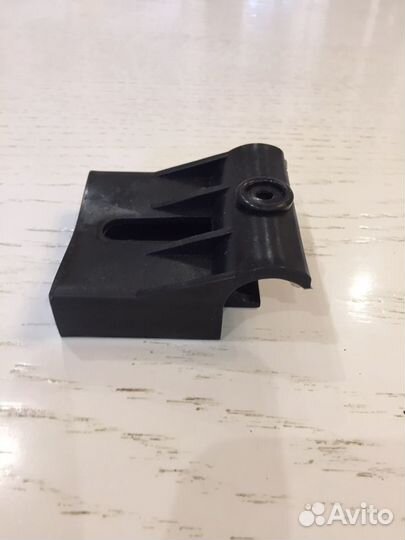 Латодержатель для ламелей 63х12 мм и трубу 25 мм