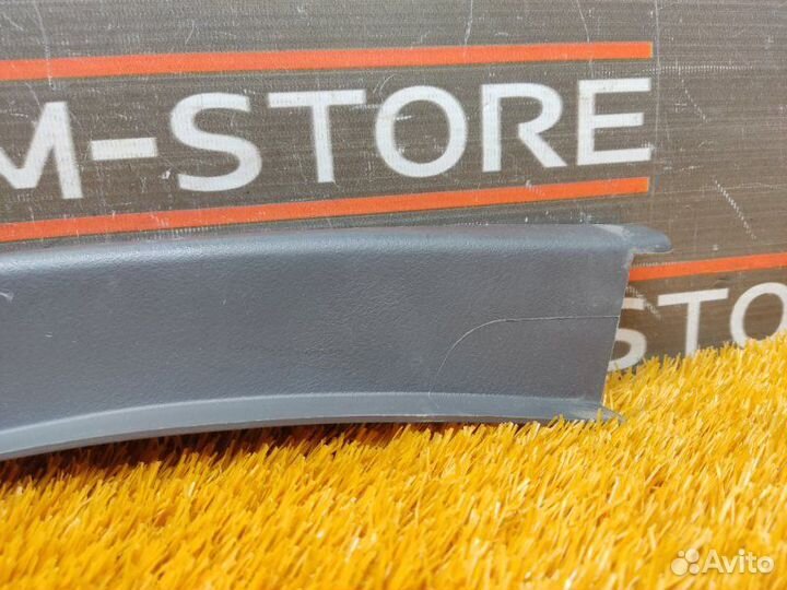 Накладка на порог салона задняя левая Subaru