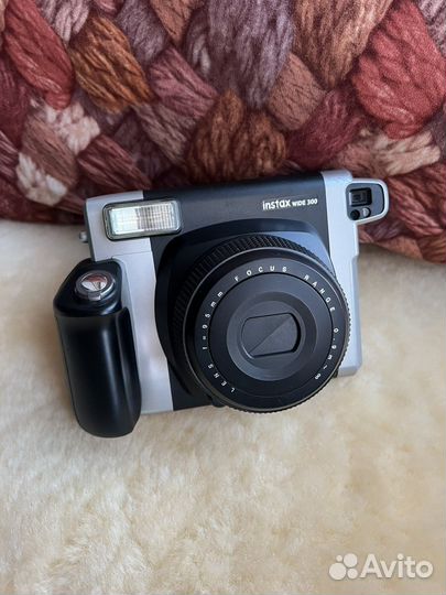Фотоаппарат моментальной печати instax wide 300