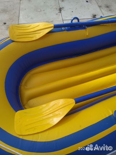 Надувная лодка на 154 кг