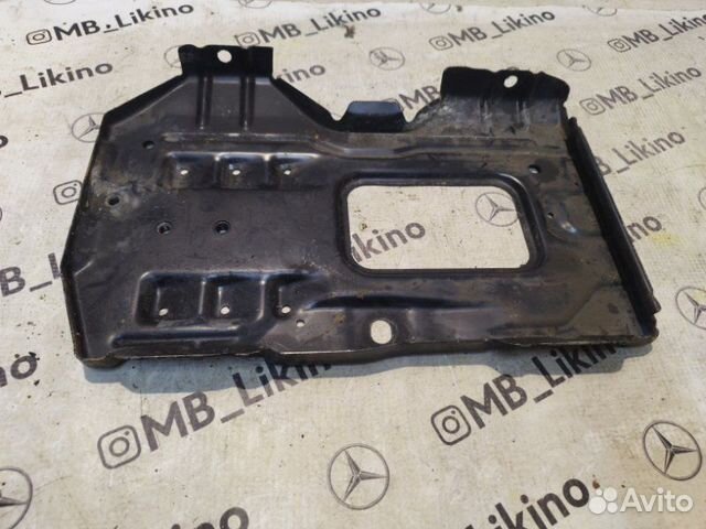 Кронштейн аккумулятора Mercedes C-Class W204