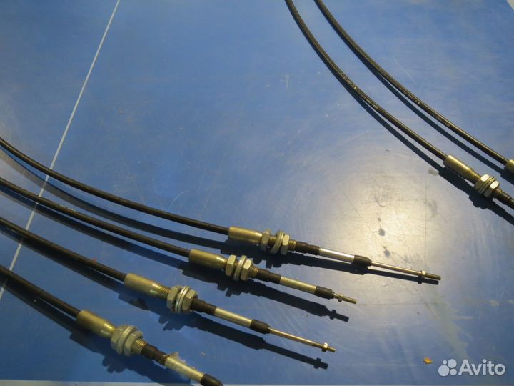 Трос ручного тормоза