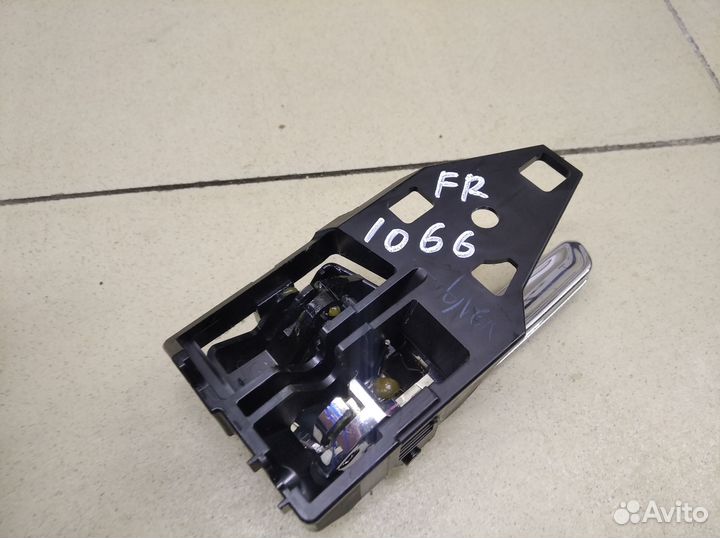 Ручка двери внутренняя правая Hi Lux 2015