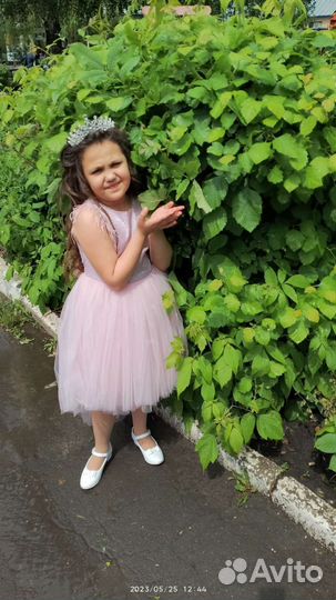 Платье для девочки 140рост
