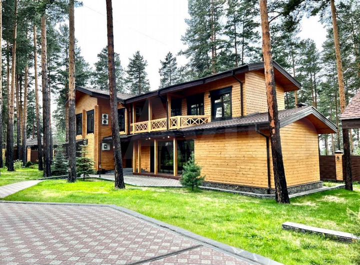 Коттедж 432 м² на участке 36 сот.