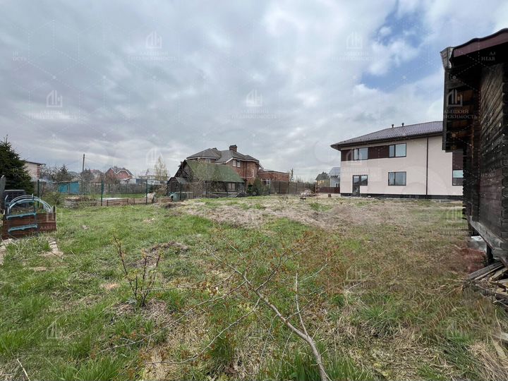 Дом 196 м² на участке 12,2 сот.