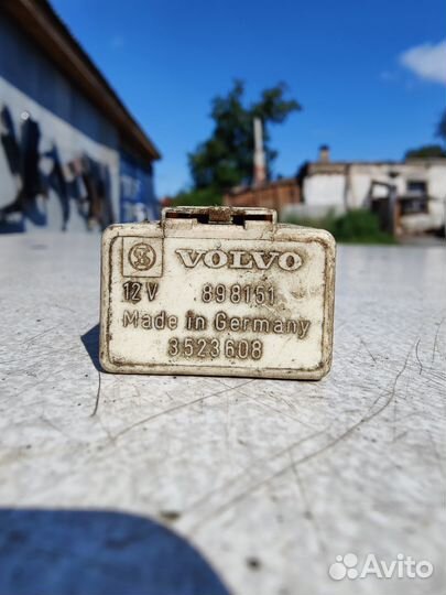 Реле топливного насоса volvo 850