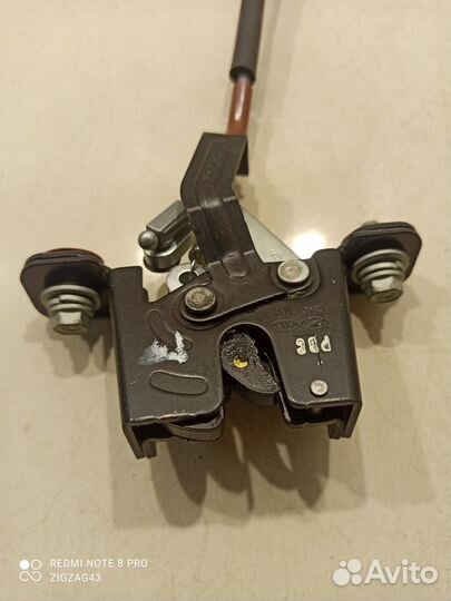 Замок задней спинки сиденья(левый) (Kia K5 III)