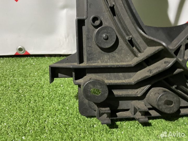 Диффузор радиатора Toyota Camry V70/Камри