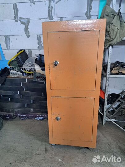 Сейф, шкаф металлический