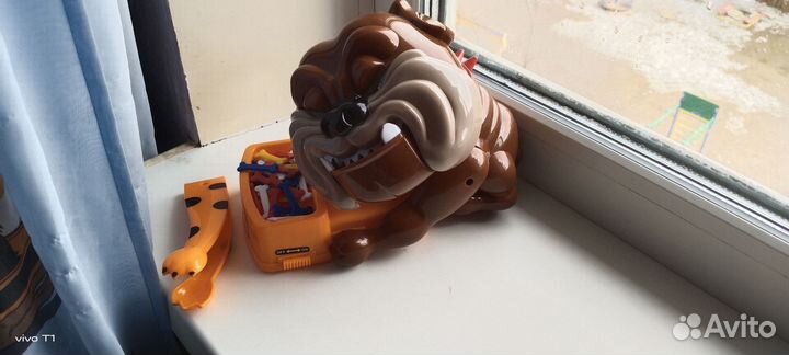 Игрушка сторожевой пес