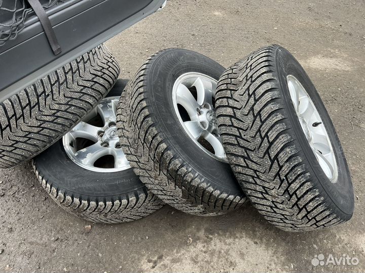 Nokian hakkapeliitta 8 suv 265/65/17