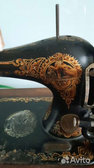 Продам антикварную швейную машинку