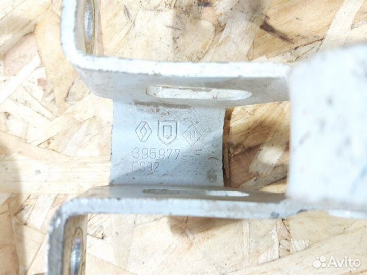 Петля двери багажника задняя Лада Ларгус 2015