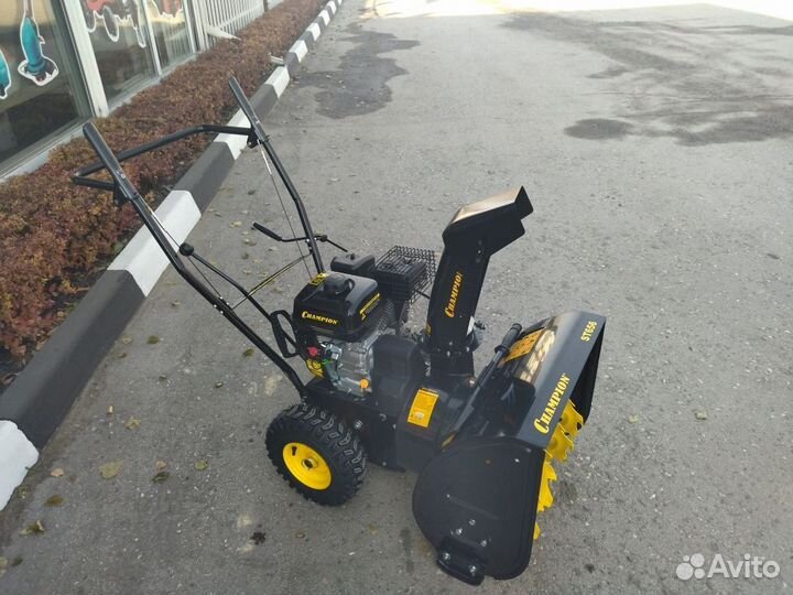 Снегоуборщик Champion ST 656