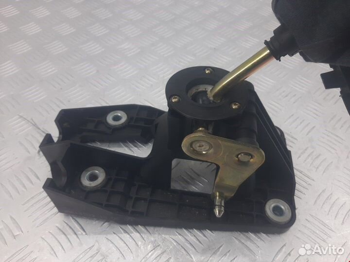 Кулиса кпп для Volvo S40 V40 1 30613613